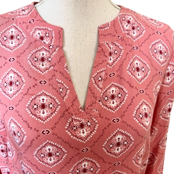 NWT  KIM ROGERS  PRETTY PRINT TOP PERFECT for SPRING  SMALL #2 - Picture 2 of 8